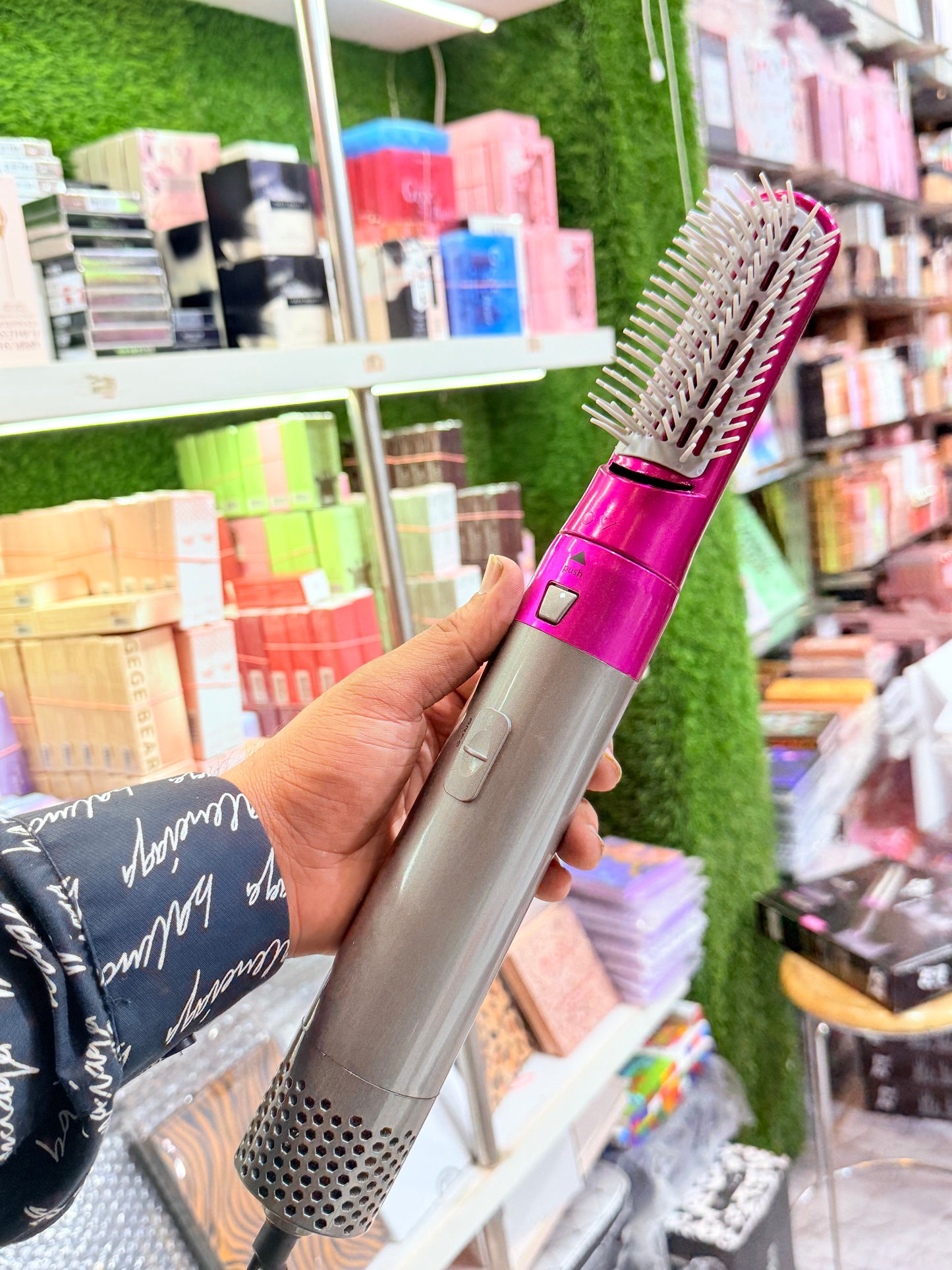Viral 5in1 Blow Dryer Brush- KARWA SPECIAL DELIVERY 6-9 DAYS