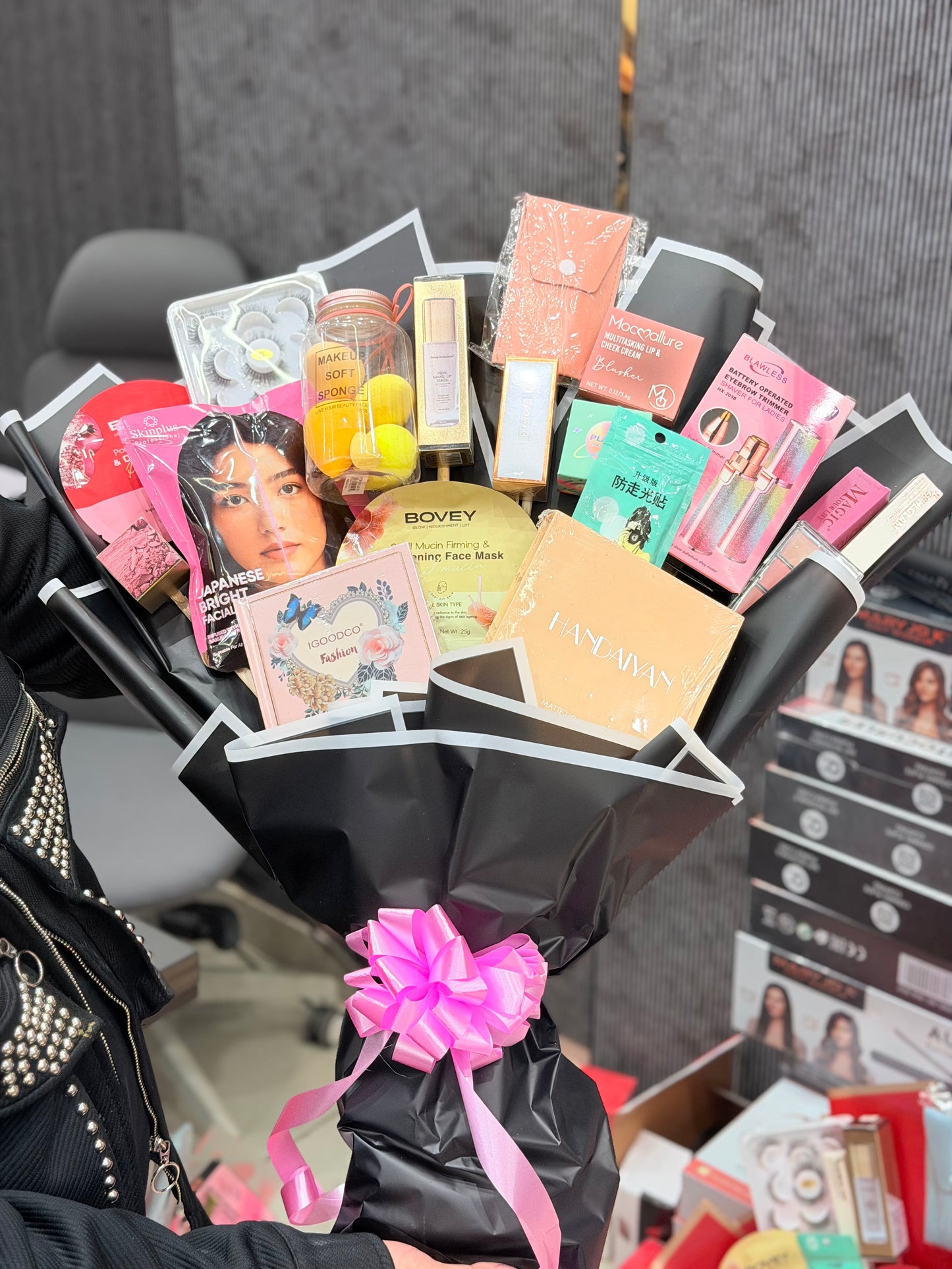 Valentine’s Glam Love Bouquet – Complete Makeup & Glow Gift Hamper - BLACK