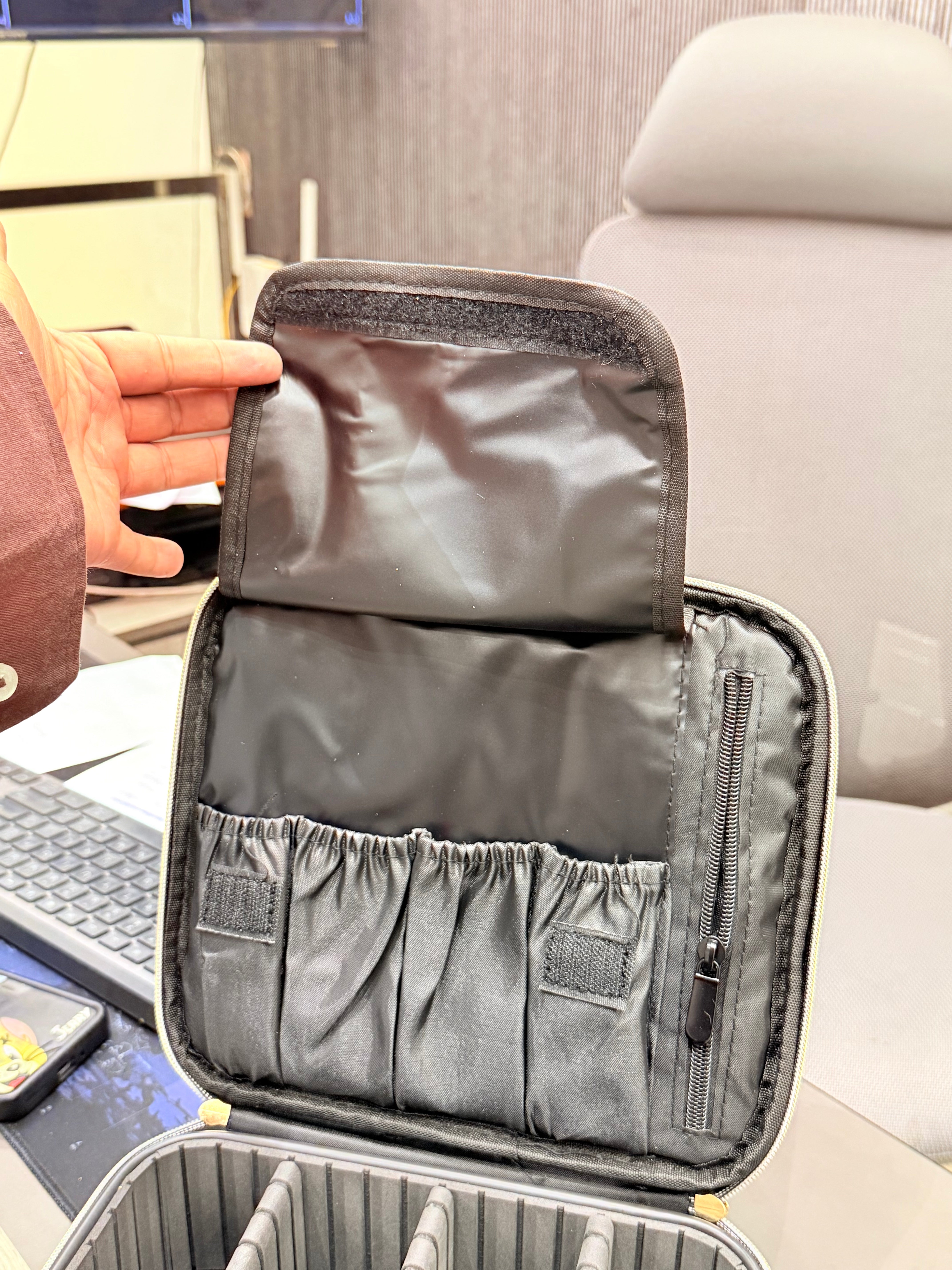 Luxury Geometric Makeup & Vanity Organizer Case – Travel Friendly Multi Compartment Storage Bag