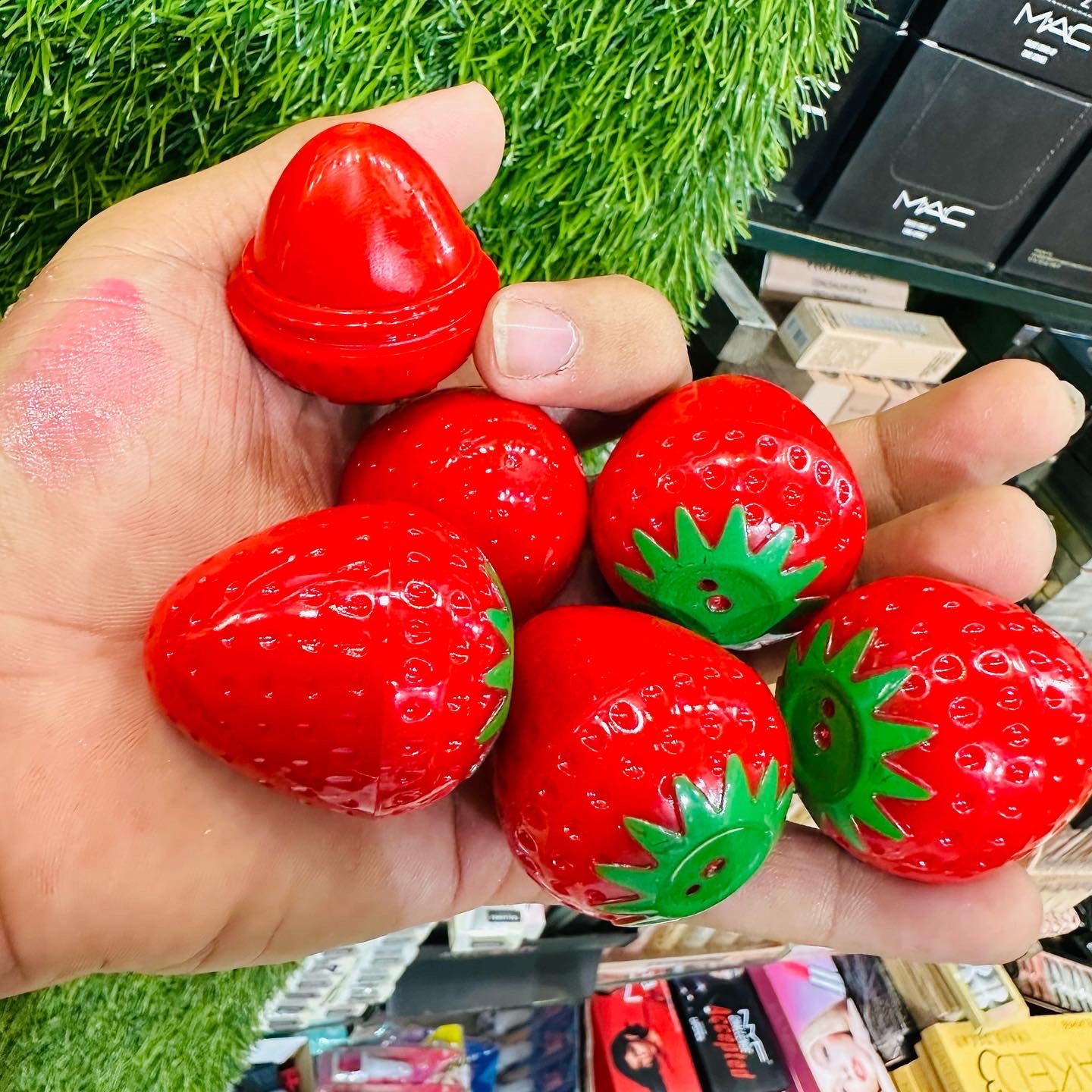 STRAWBERRY LIP BALM (24PCS)