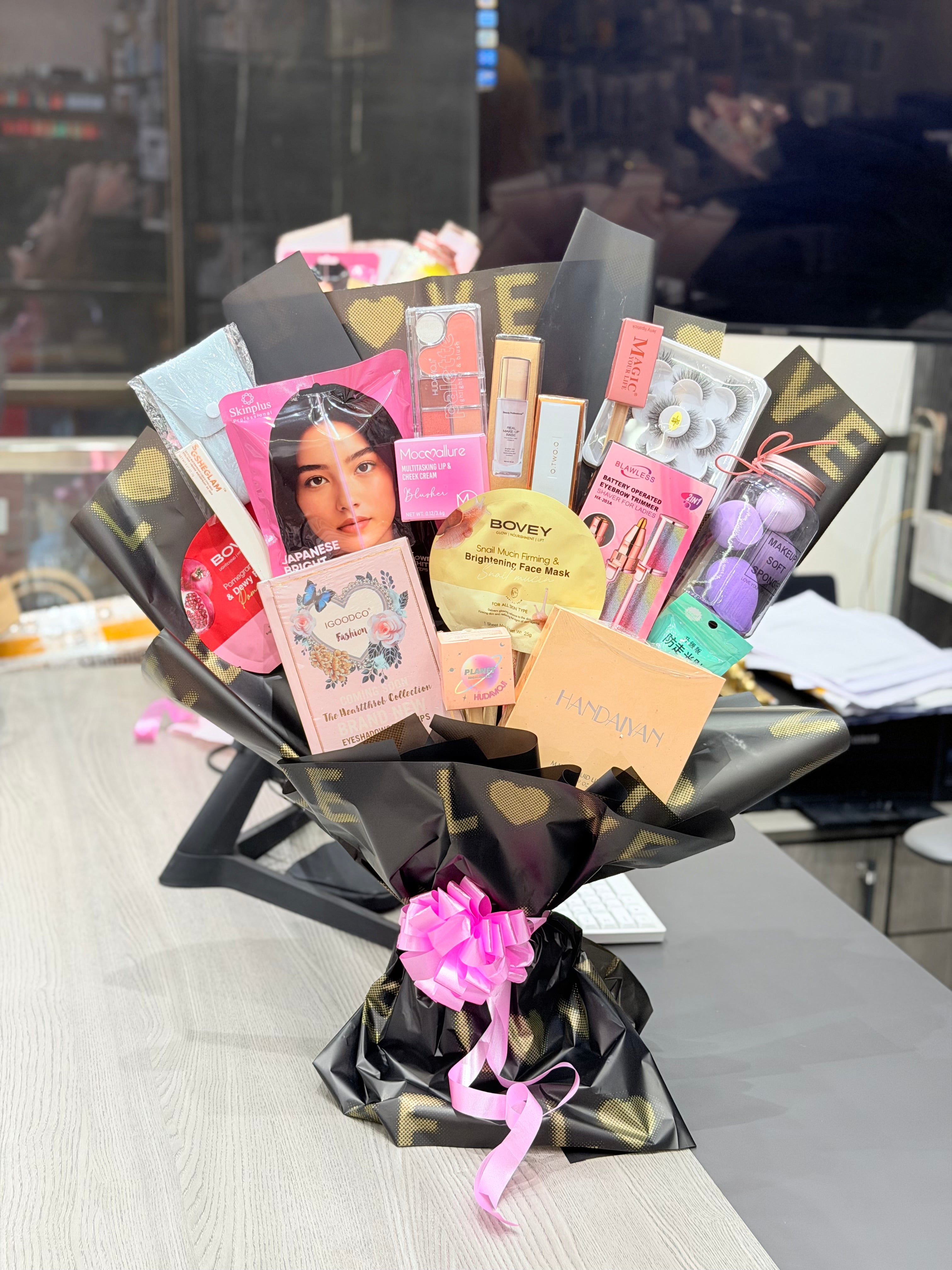 Valentine’s Glam Love Bouquet – Complete Makeup & Glow Gift Hamper - BLACK LOVE EDITION