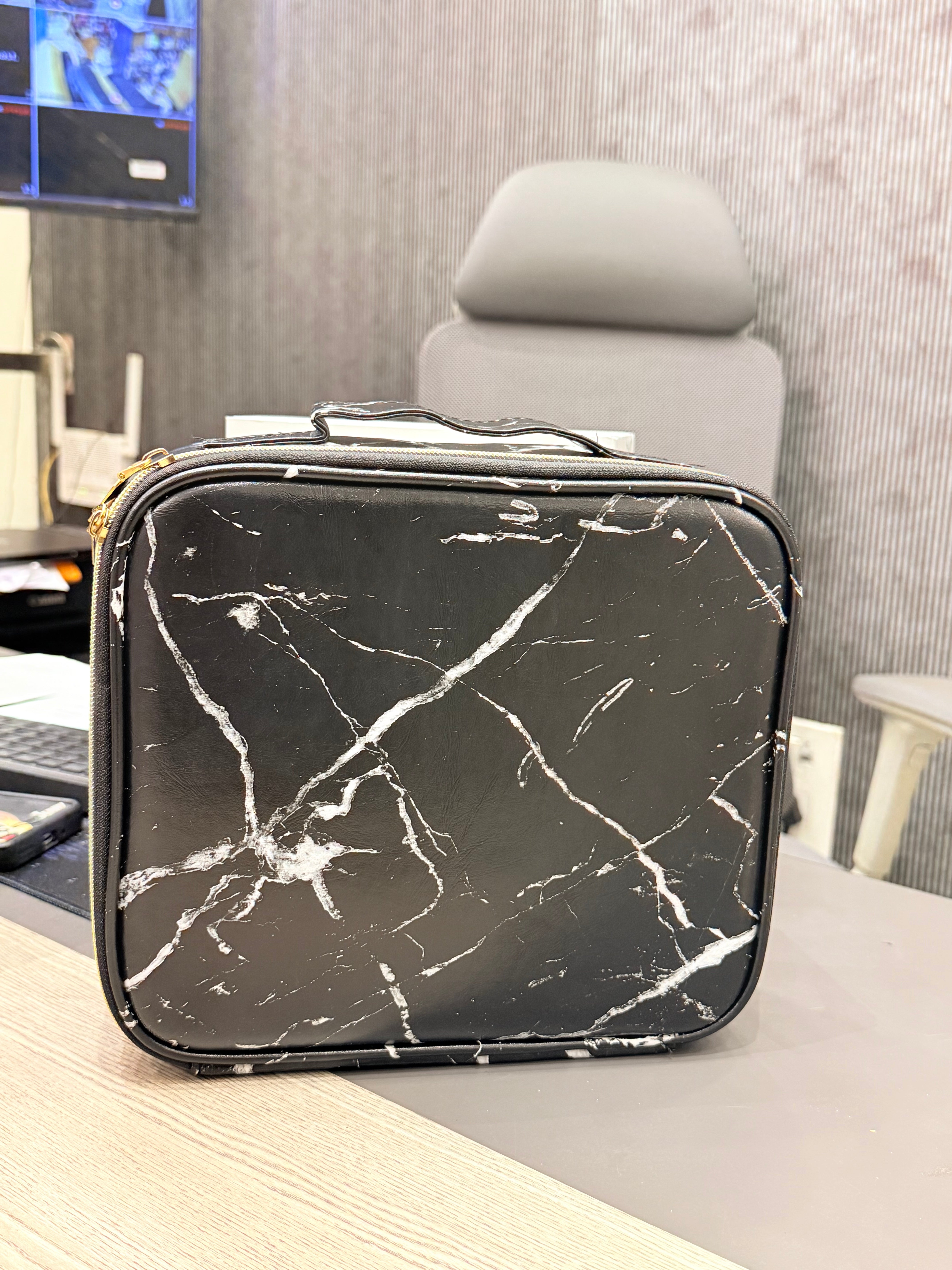 Luxury Geometric Makeup & Vanity Organizer Case – Travel Friendly Multi Compartment Storage Bag