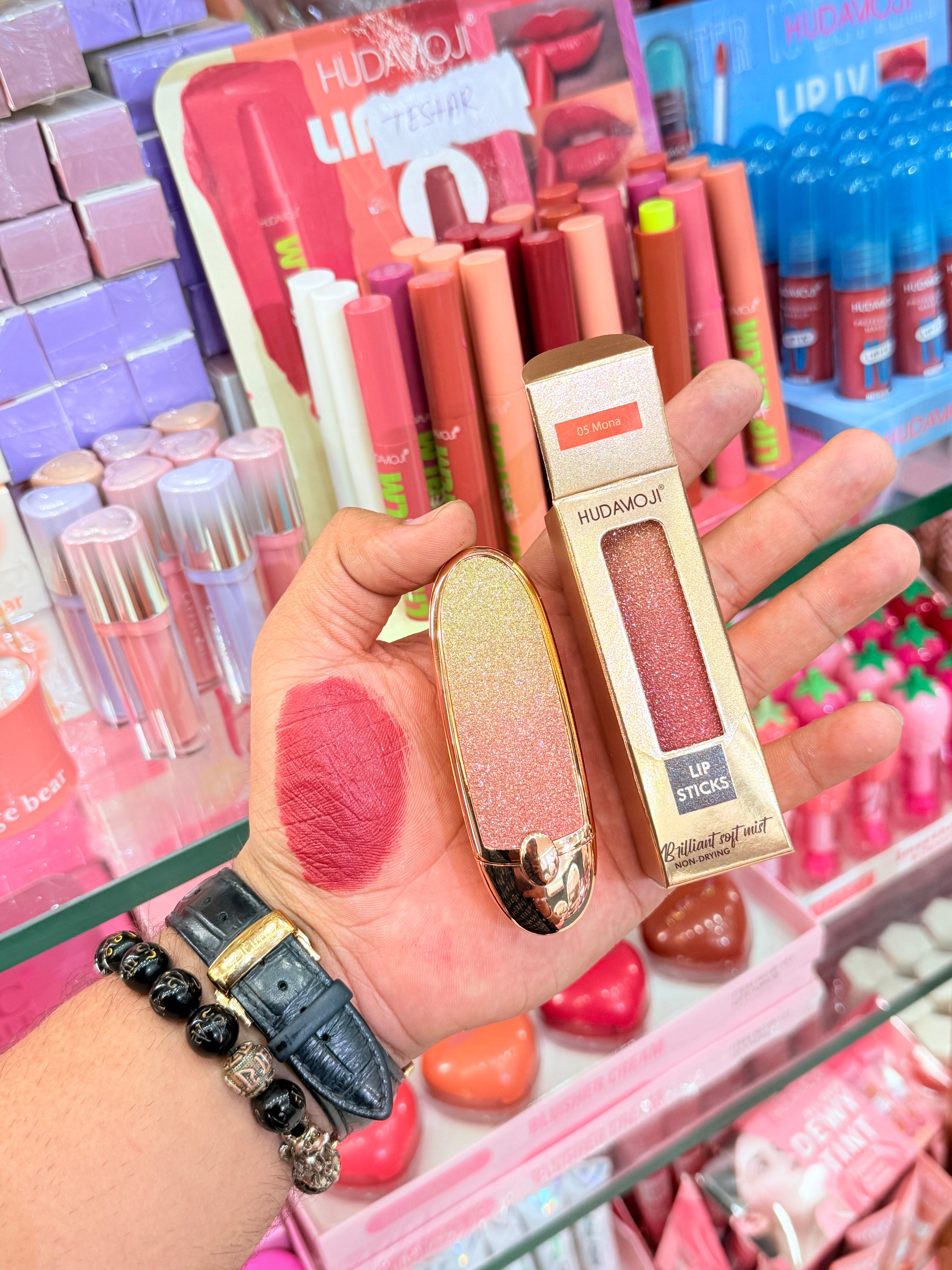 Hudamoji Diamond Glow Lipstick – Lucky Mirror Edition (Only If You’re Lucky!)