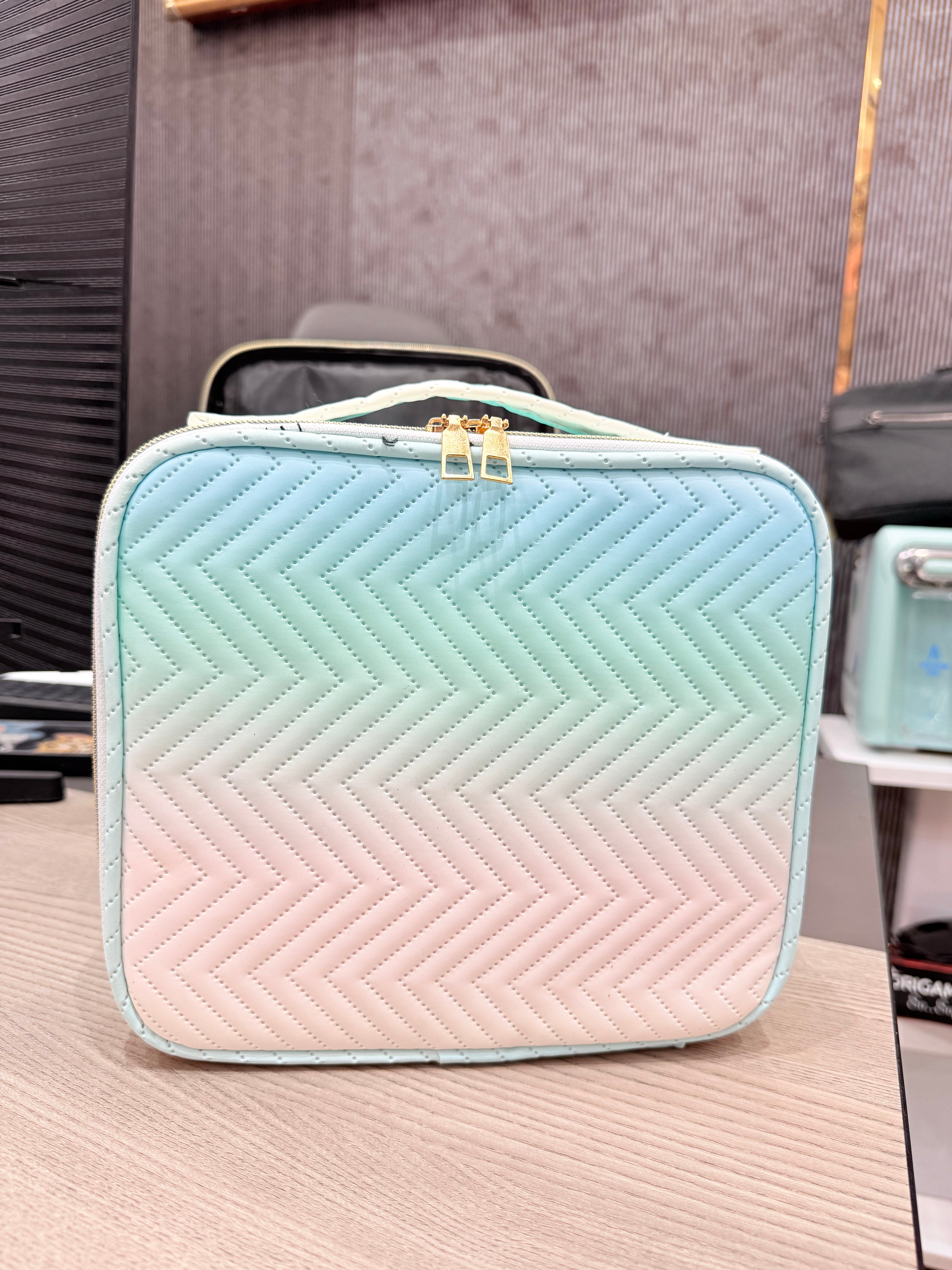 Luxury Geometric Makeup & Vanity Organizer Case – Travel Friendly Multi Compartment Storage Bag