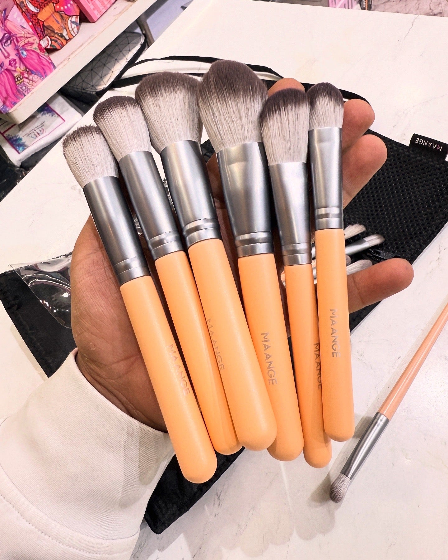 Maange 19pcs Pro Makeup Brushes