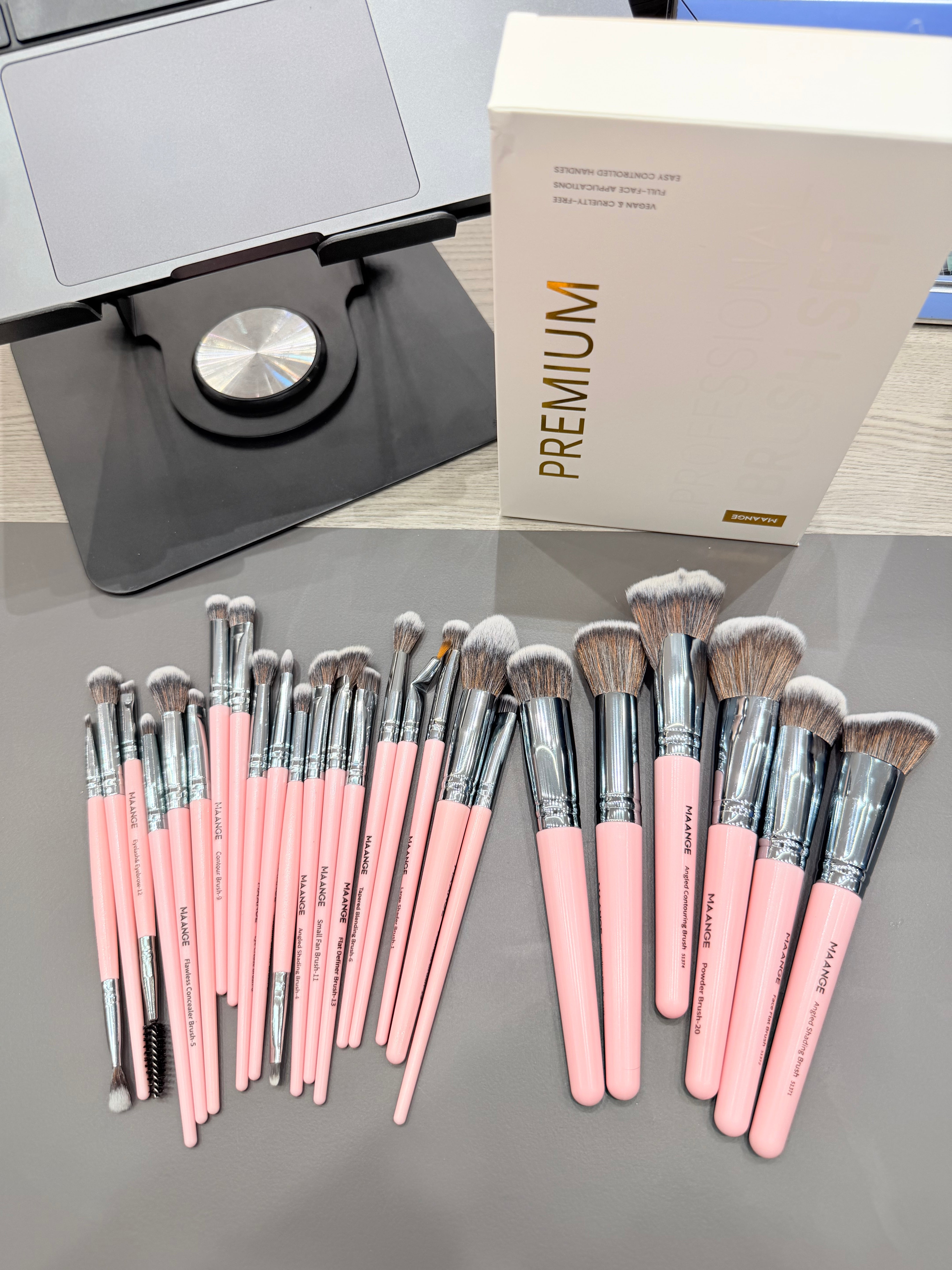 Maange Pro 25pcs Brush Kit