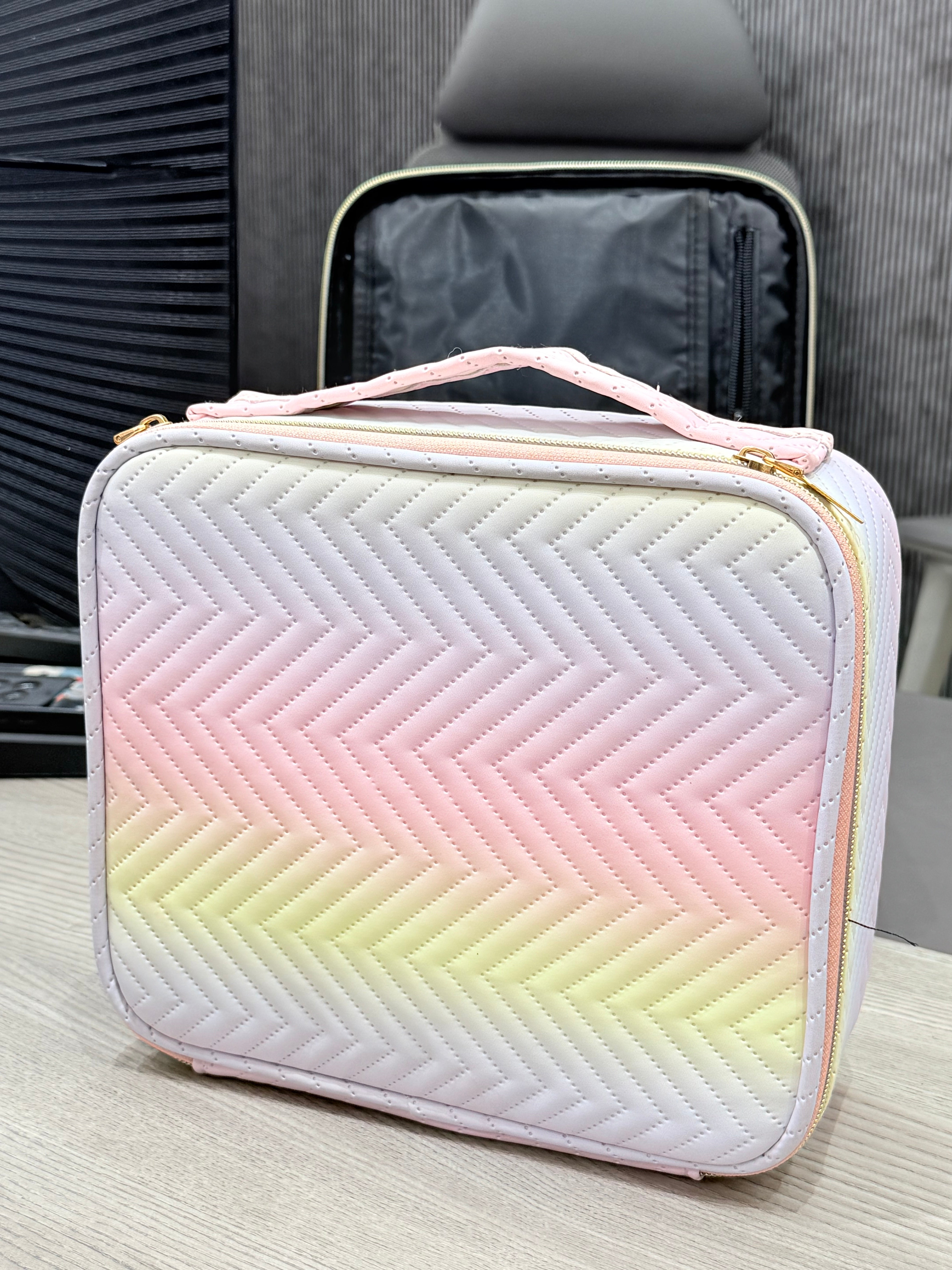 Luxury Geometric Makeup & Vanity Organizer Case – Travel Friendly Multi Compartment Storage Bag