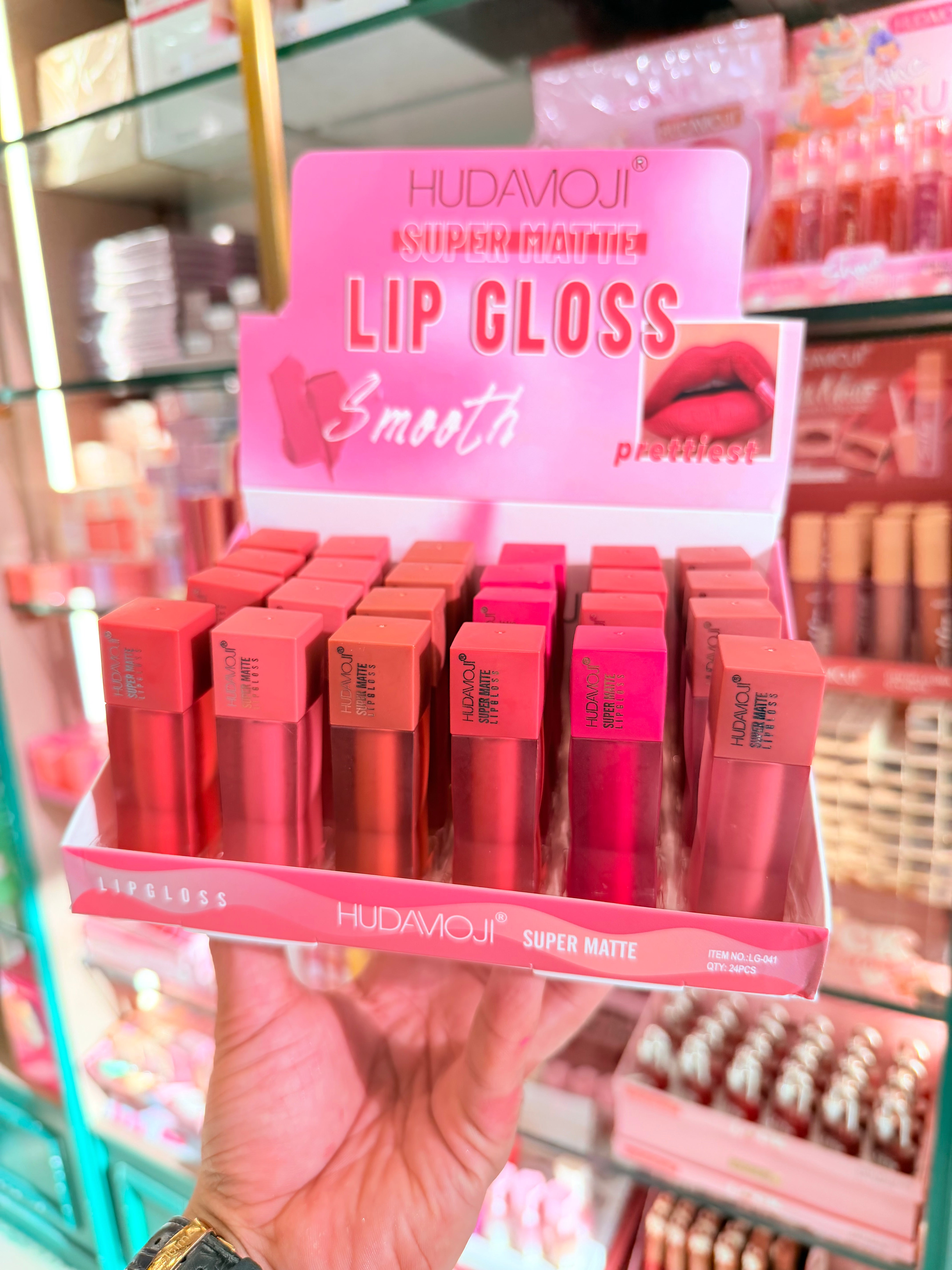 BUNDLE HUDAMOJI Lip Gloss Smootch Set of 6 – Ultra Glossy Long Lasting Shades | Unbelievable Price ₹799
