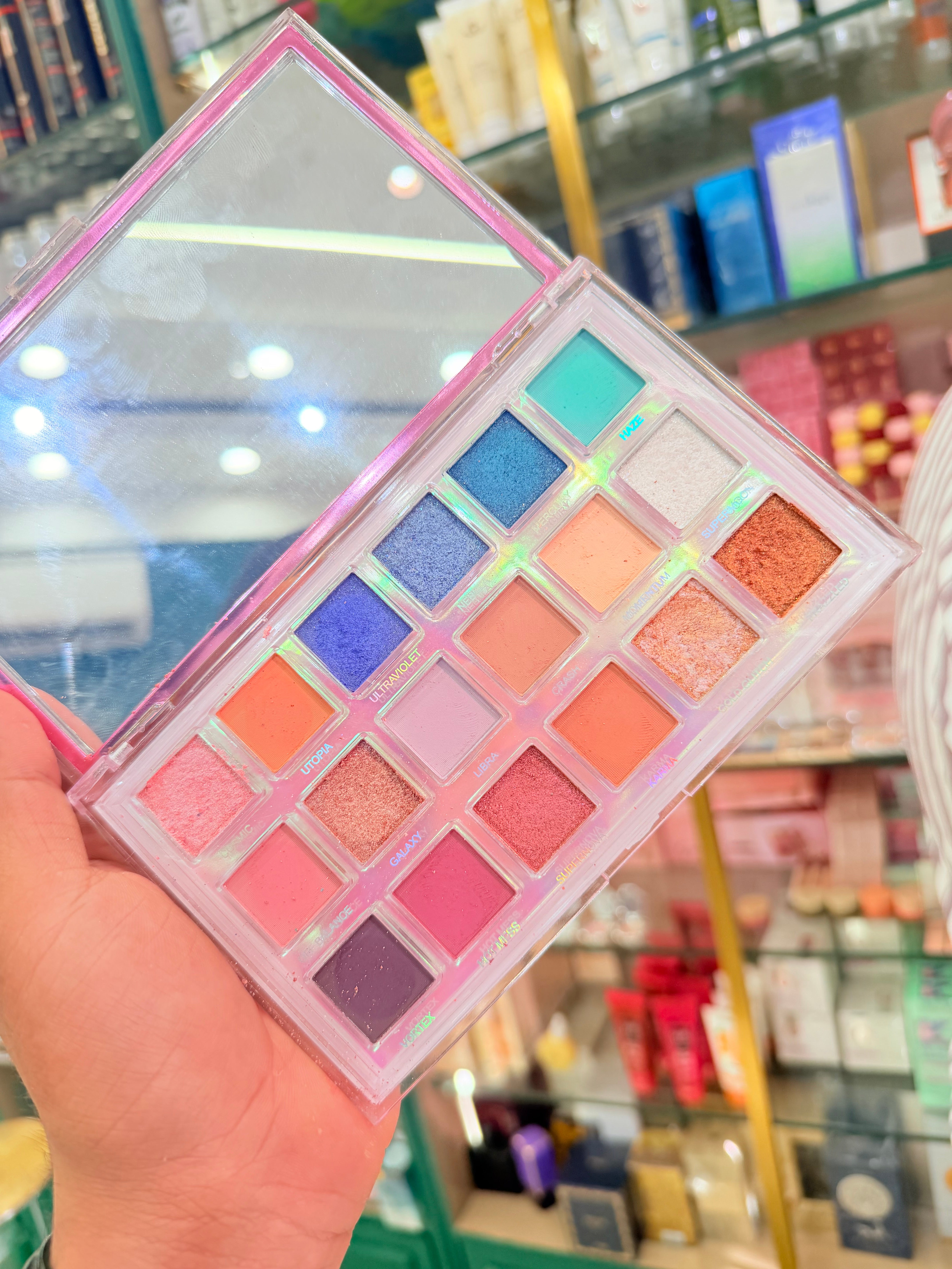 Hudamoji Mercury Retrograde Pro Makeup Eyeshadow Pallete - 18 Colors - Amazing Pigments - BEST DEAL LIMITED STOCK ONLY