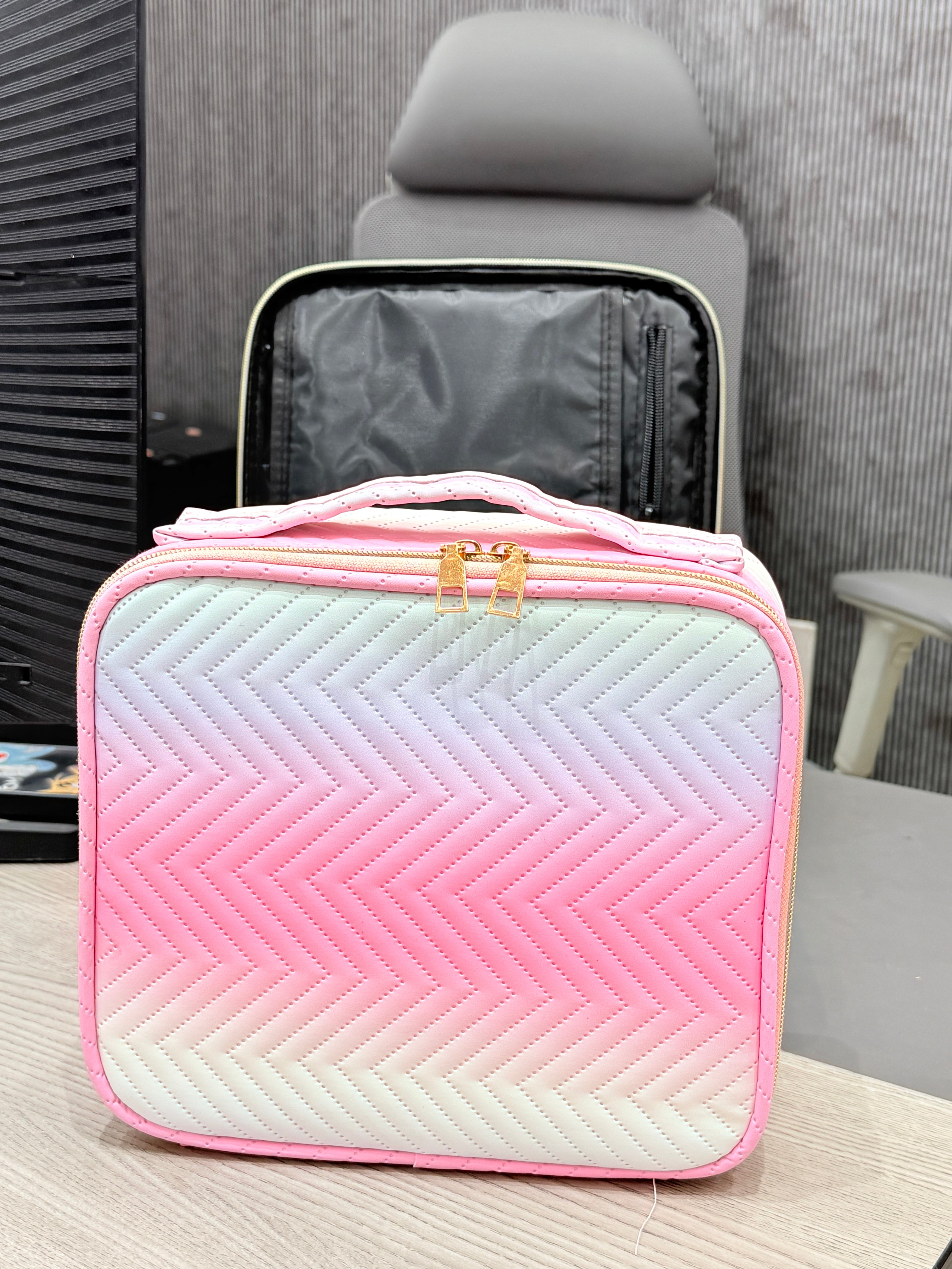 Luxury Geometric Makeup & Vanity Organizer Case – Travel Friendly Multi Compartment Storage Bag