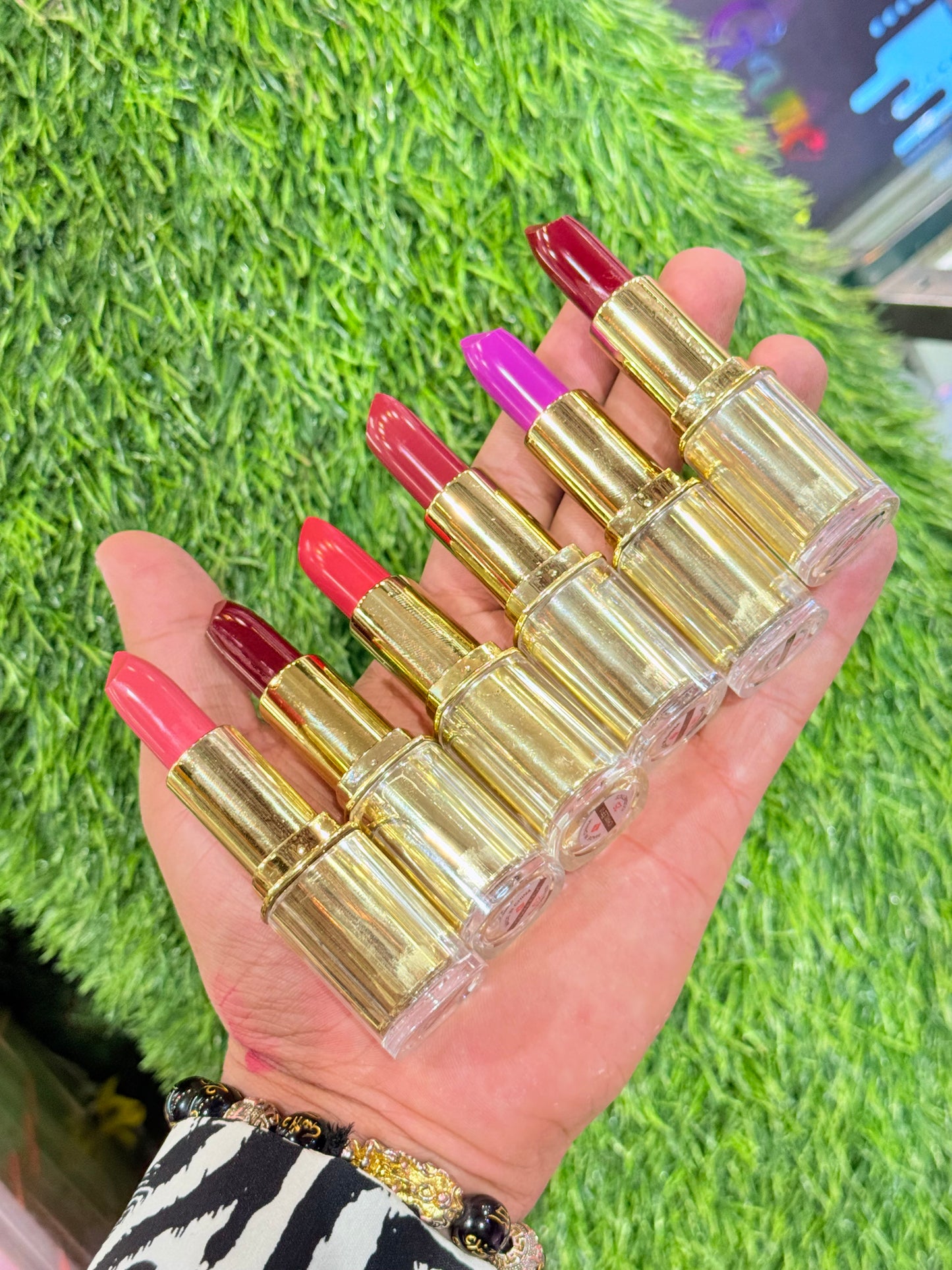 SALE - 6 Lippers @199/-