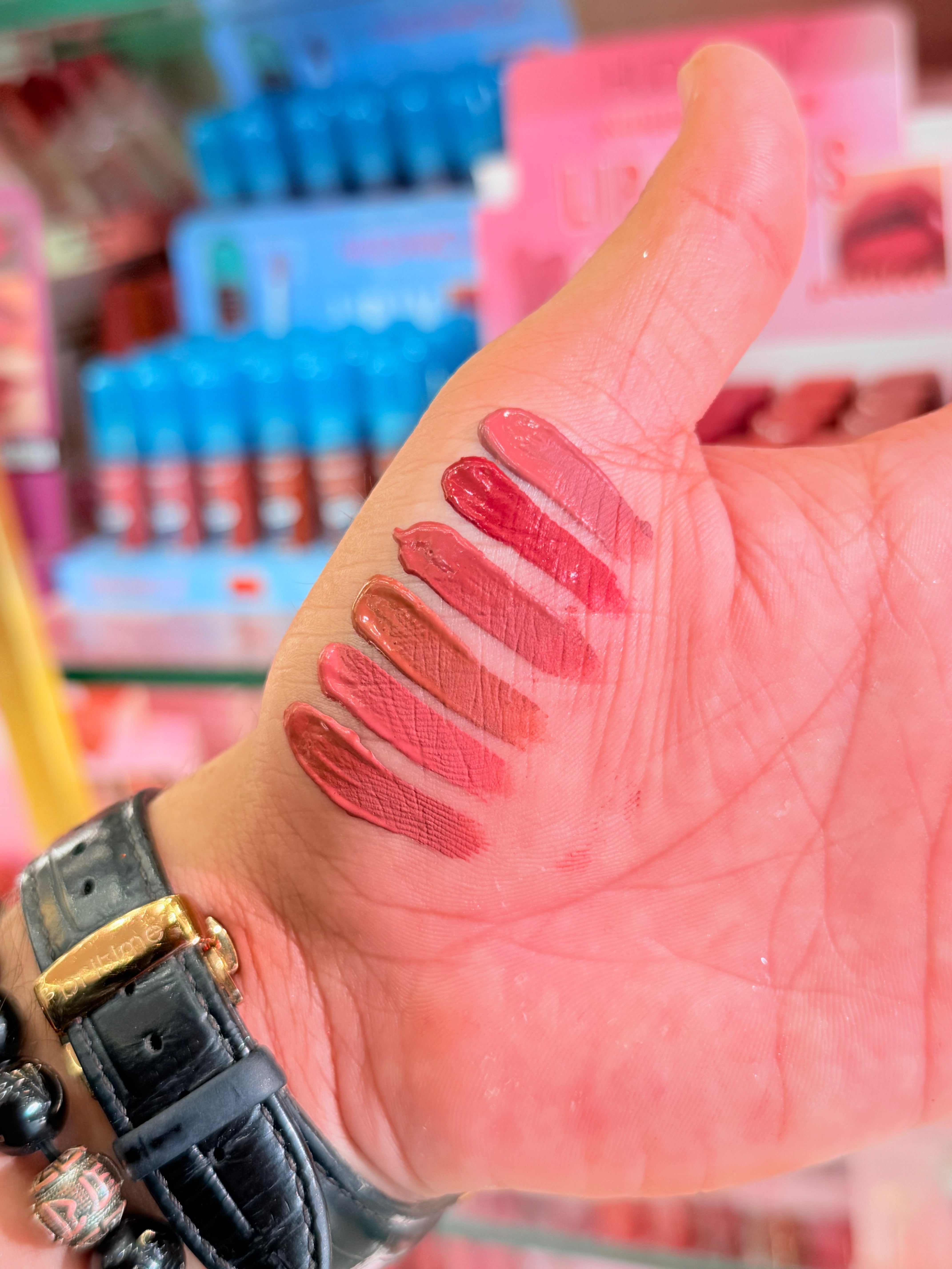 BUNDLE HUDAMOJI Lip Gloss Smootch Set of 6 – Ultra Glossy Long Lasting Shades | Unbelievable Price ₹799