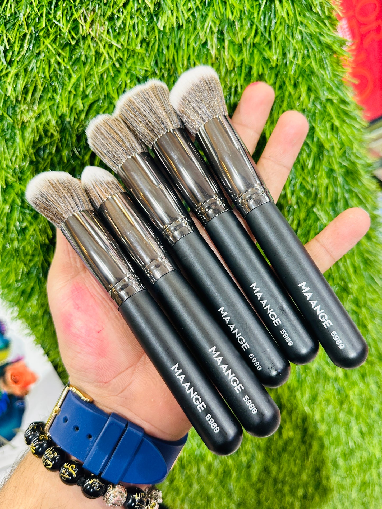 Maange 15pcs Professional Brushes + 4 Beauty Blenders + 1 Brush Cleaner