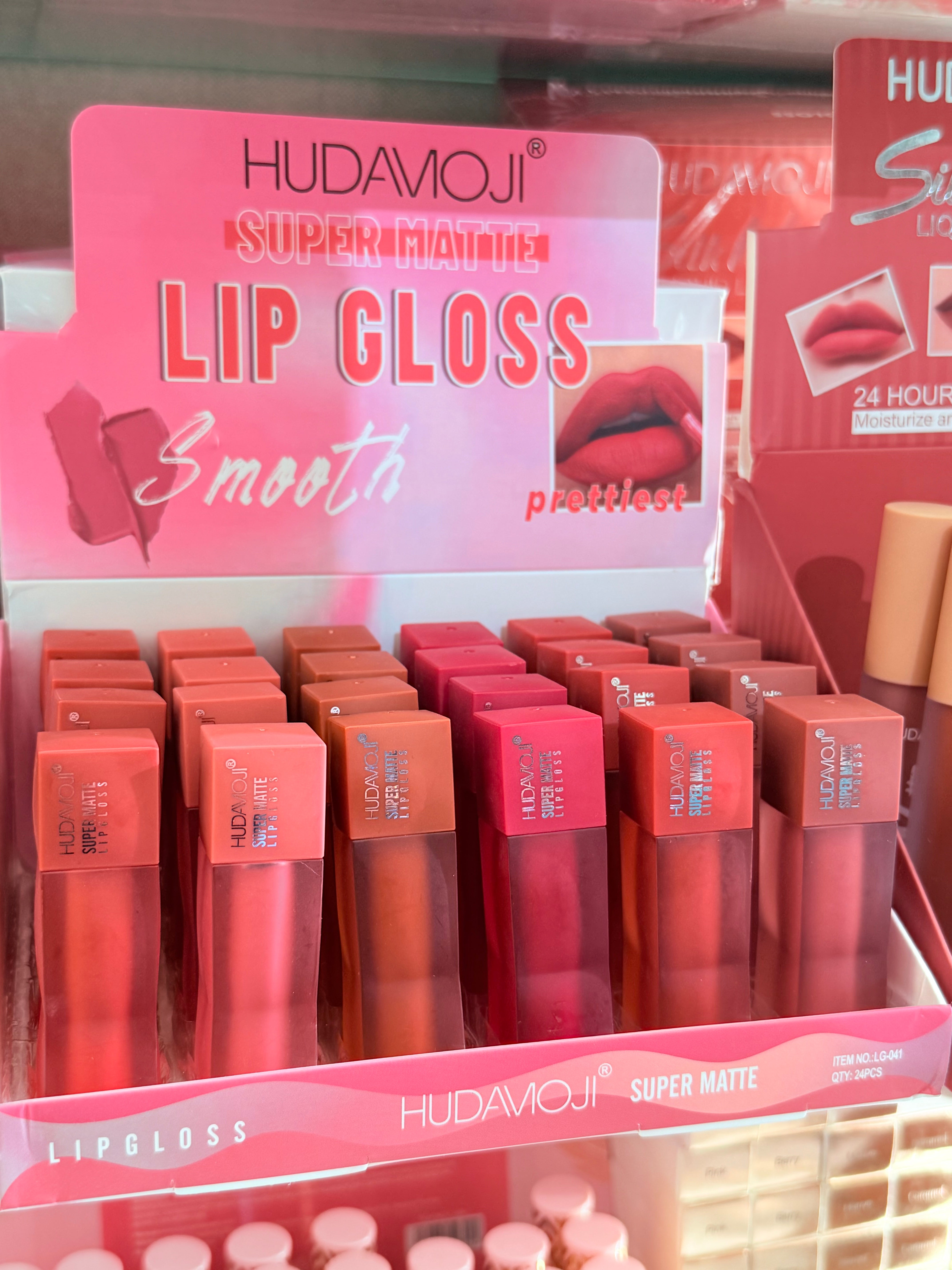 BUNDLE HUDAMOJI Lip Gloss Smootch Set of 6 – Ultra Glossy Long Lasting Shades | Unbelievable Price ₹799