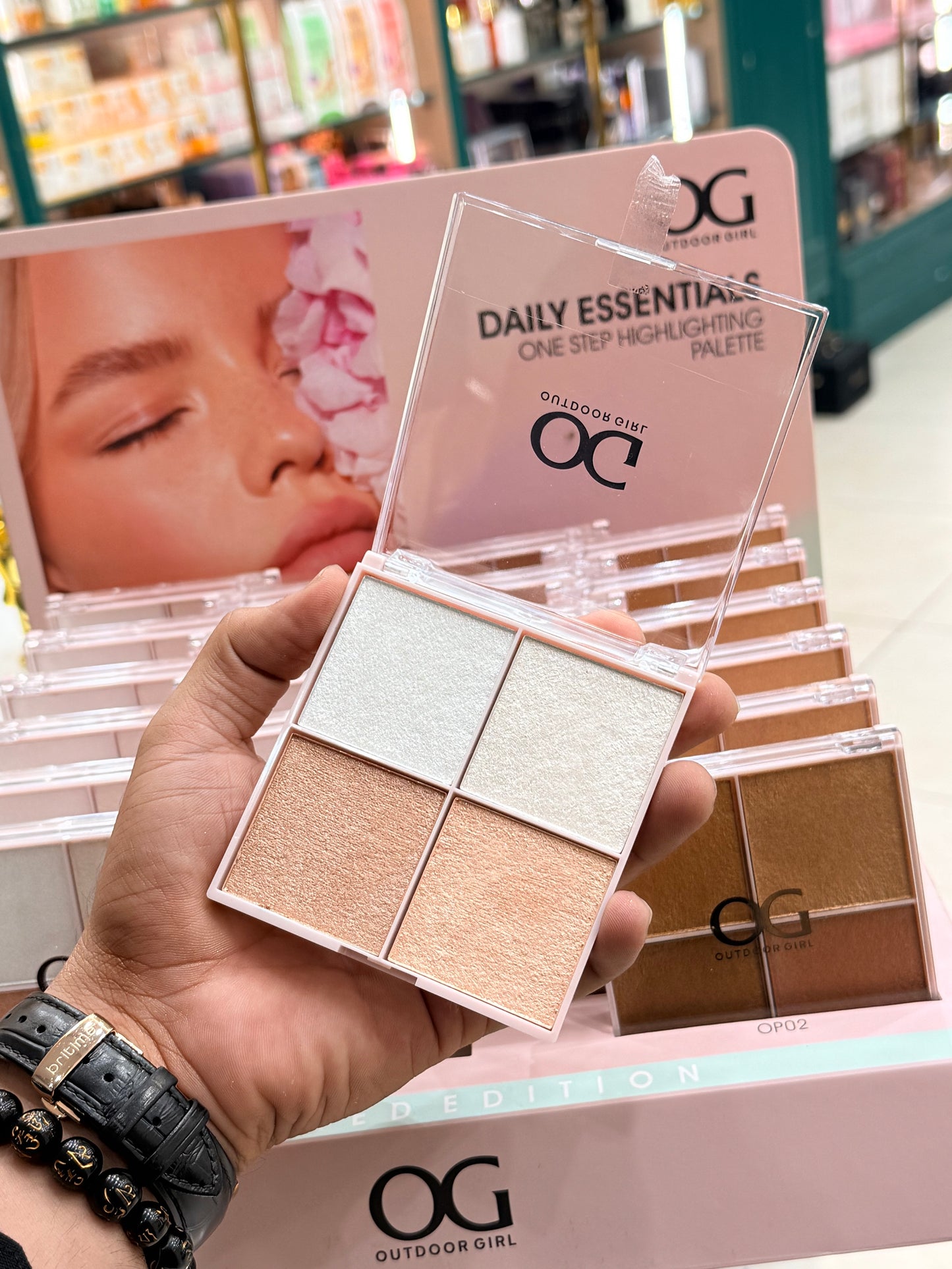 OG PROFESSIONAL HIGHLIGHTER PALLETE