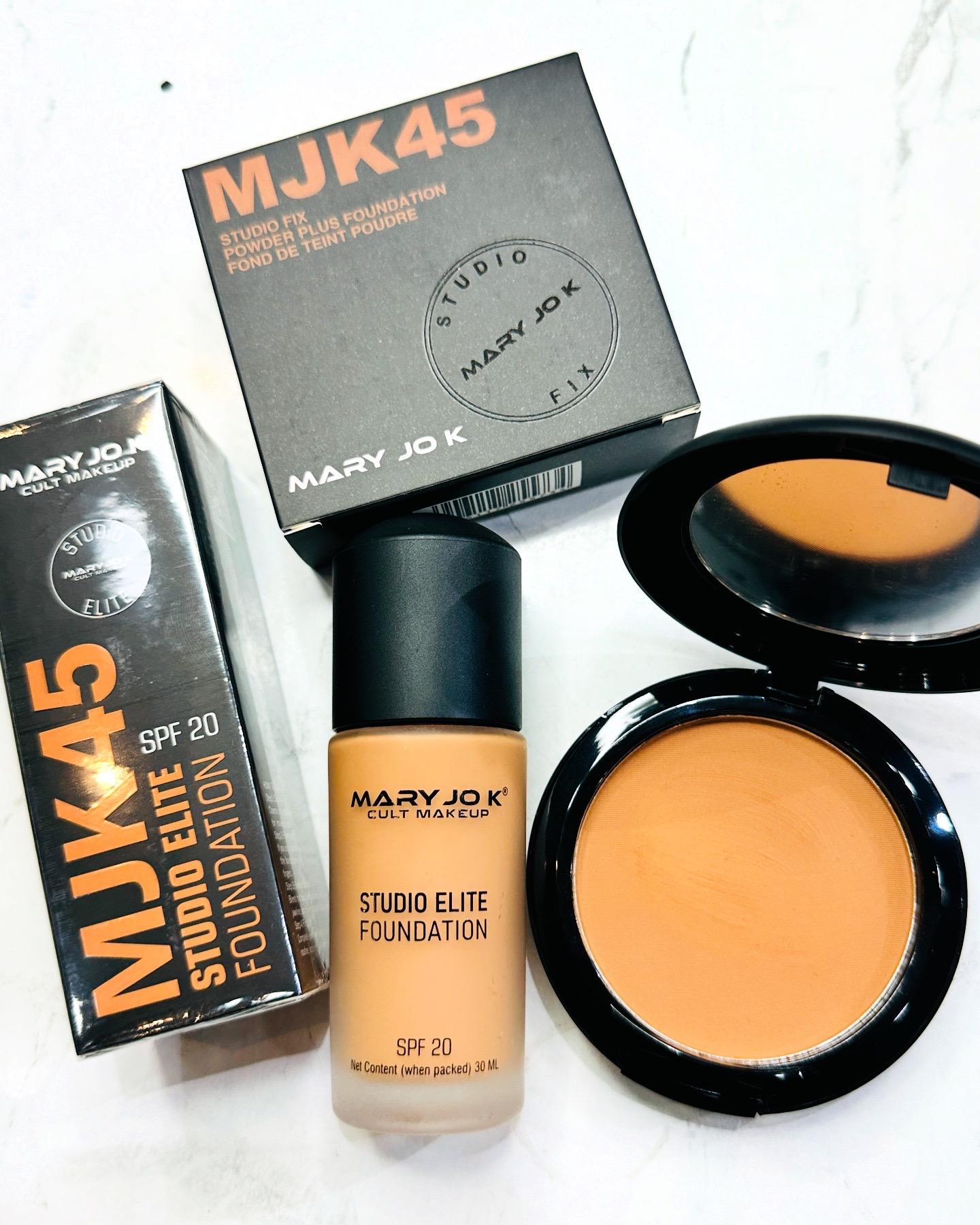 MARY JO K MAKEUP COMBO (1 Studio Compact Powder, 1 Studio Foundation, 1 Wrist Makeup Mixing Pallete)