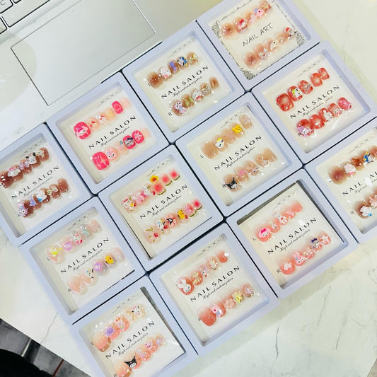 KAWAII NAILS (SET OF 12)