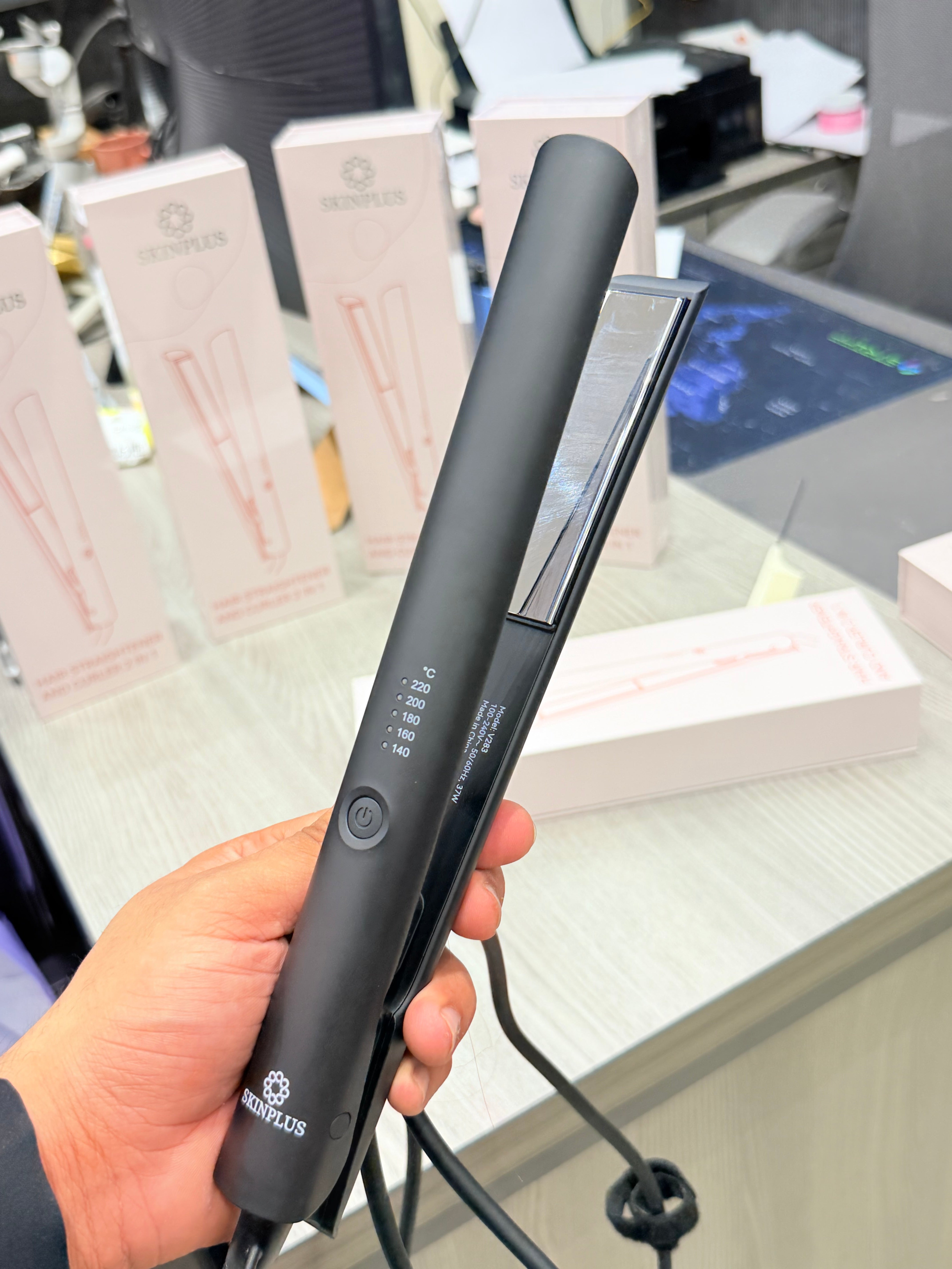 SkinPlus Hair Straightener & Curler 2-in-1 – Titanium Plates, Adjustable Temperature, Professional Hair Styling Tool
