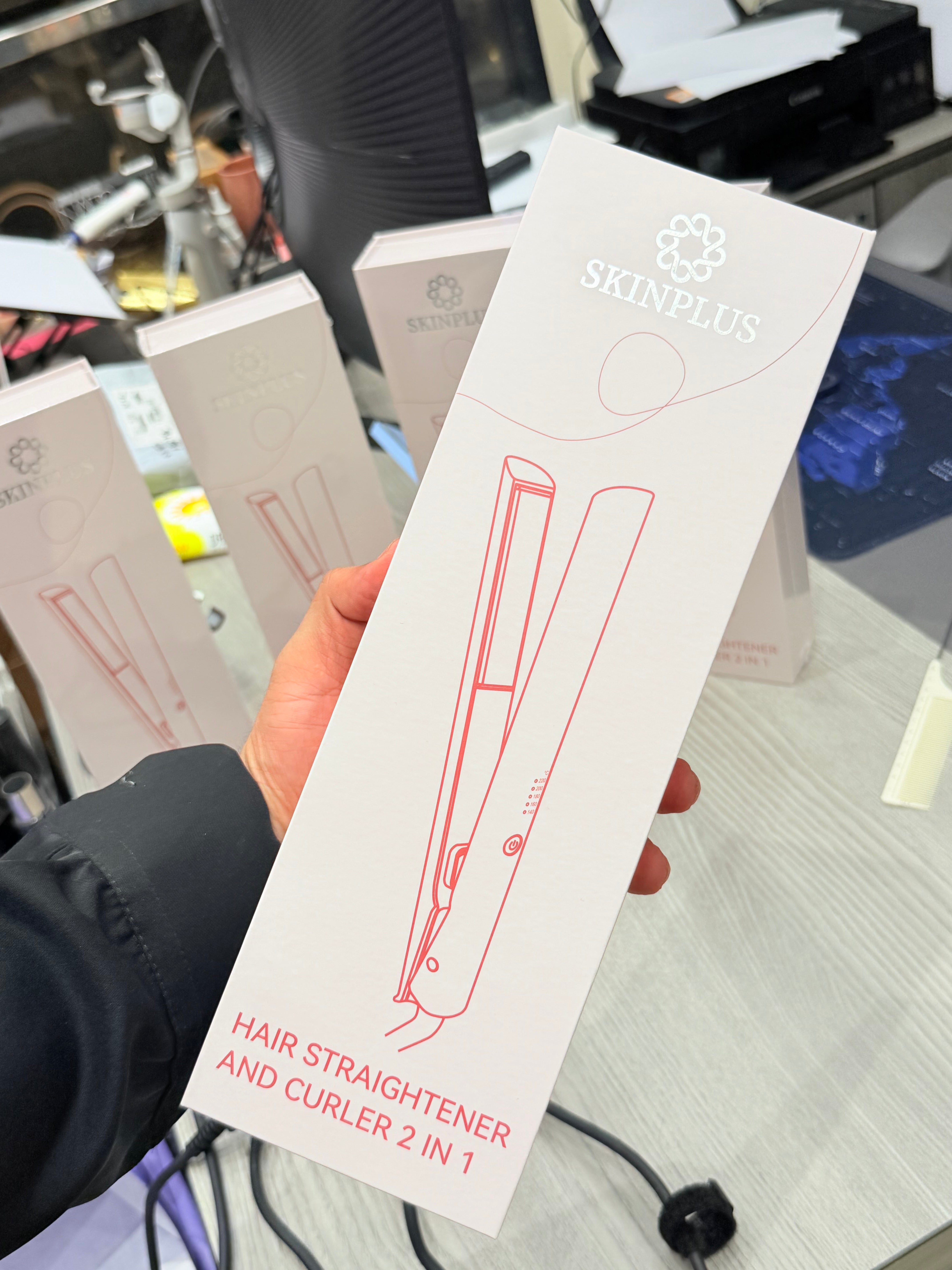 SkinPlus Hair Straightener & Curler 2-in-1 – Titanium Plates, Adjustable Temperature, Professional Hair Styling Tool