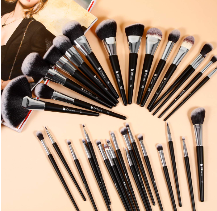 DUcare Makeup Brush Set 32Pcs Professional Makeup Brushes Christmas Gift Premium Synthetic Kabuki Foundation Blending Brush Face Powder Blush Concealers Eye...
