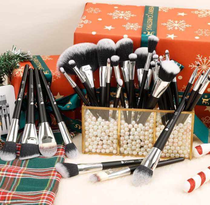 DUcare Makeup Brush Set 32Pcs Professional Makeup Brushes Christmas Gift Premium Synthetic Kabuki Foundation Blending Brush Face Powder Blush Concealers Eye...