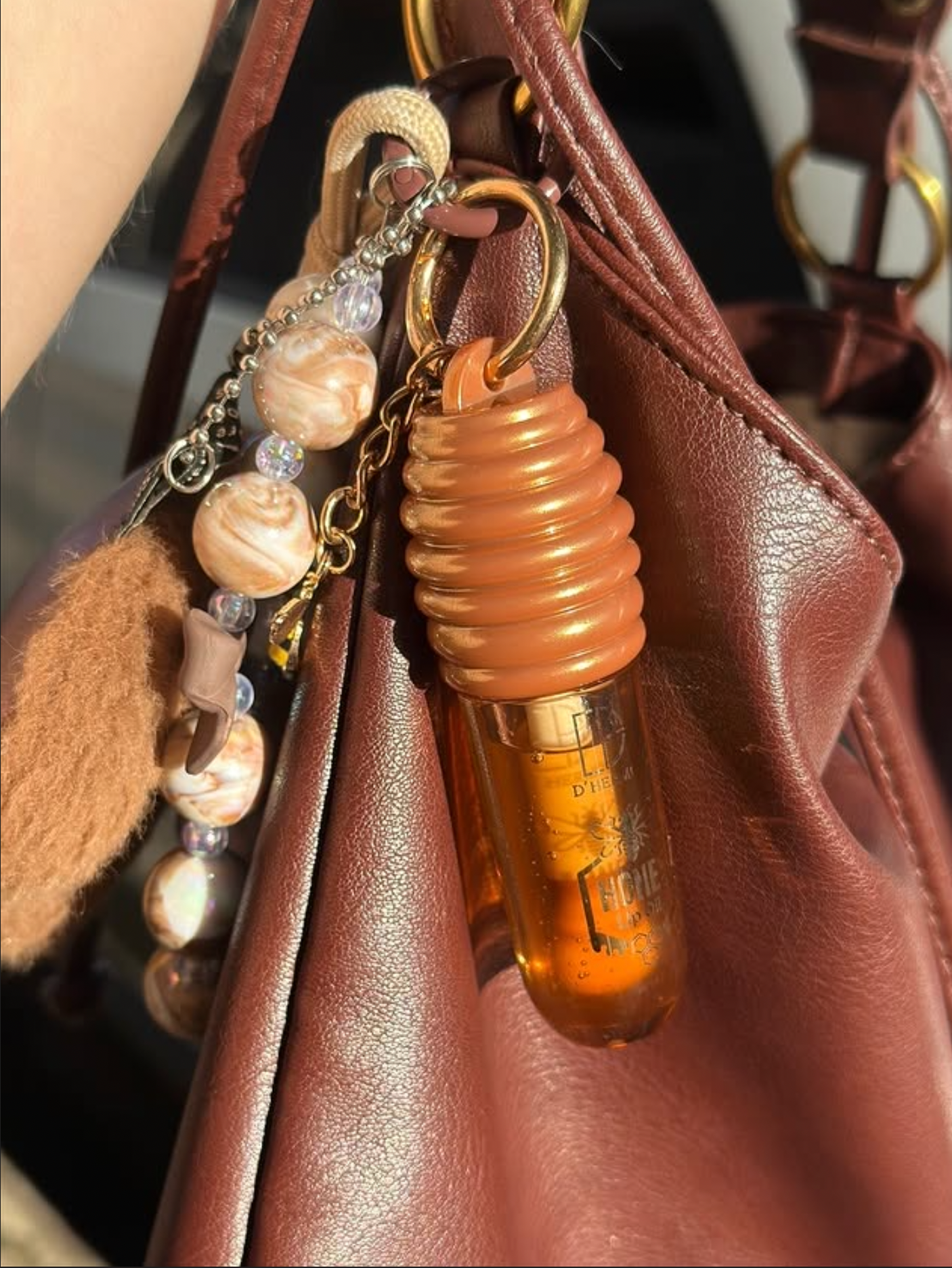 Honey Lip Oil Gloss Keychain – Pack of 24 PCS 🍯💋 | Hydrating Gloss (Wholesale)