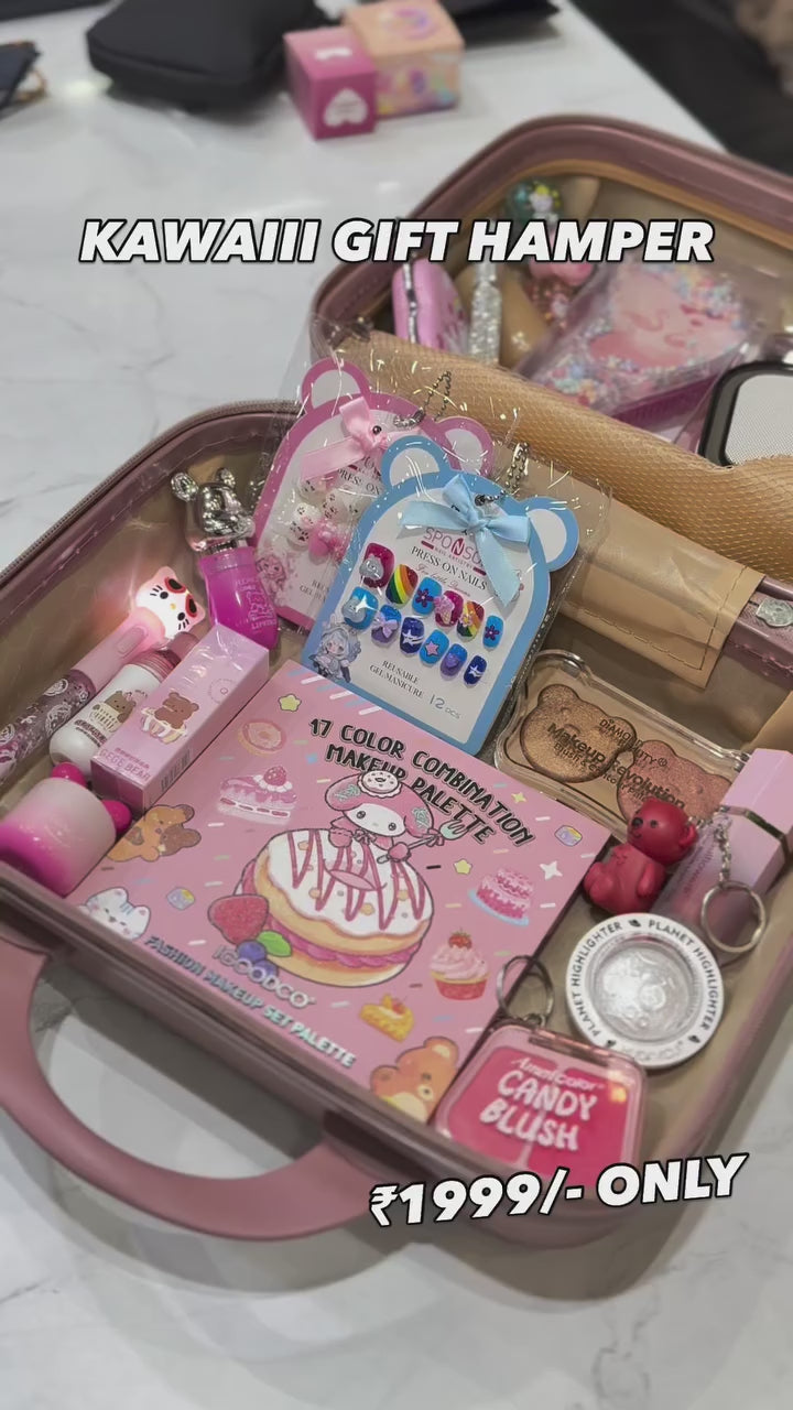 Load video: KAWAII GIFT HAMPER 🥳